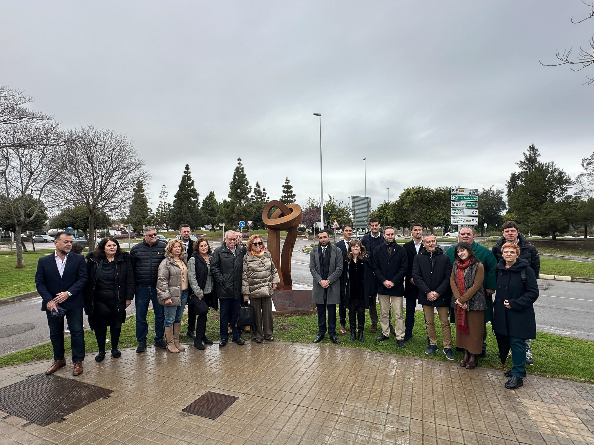 Sagunto rinde homenaje a las víctimas de la COVID-19 y a los colectivos que trabajaron en primera línea en la pandemia