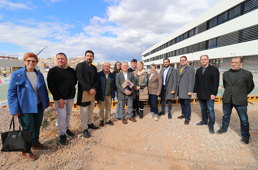 La consejera de Educación, Cultura y Deporte ha visitado las obras del nuevo IES Nº 5 junto al Equipo de Gobierno Local