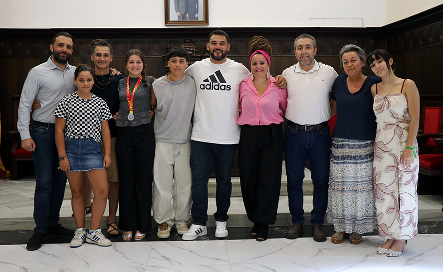 Lua de Siena Castillo recibe un homenaje del Ayuntamiento de Sagunto por sus éxitos en el rugby nacional
