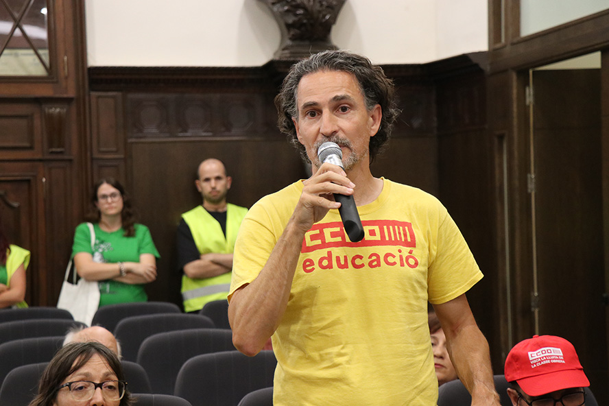 La Corporación Municipal de Sagunto muestra apoyo institucional al profesorado por la huelga indefinida