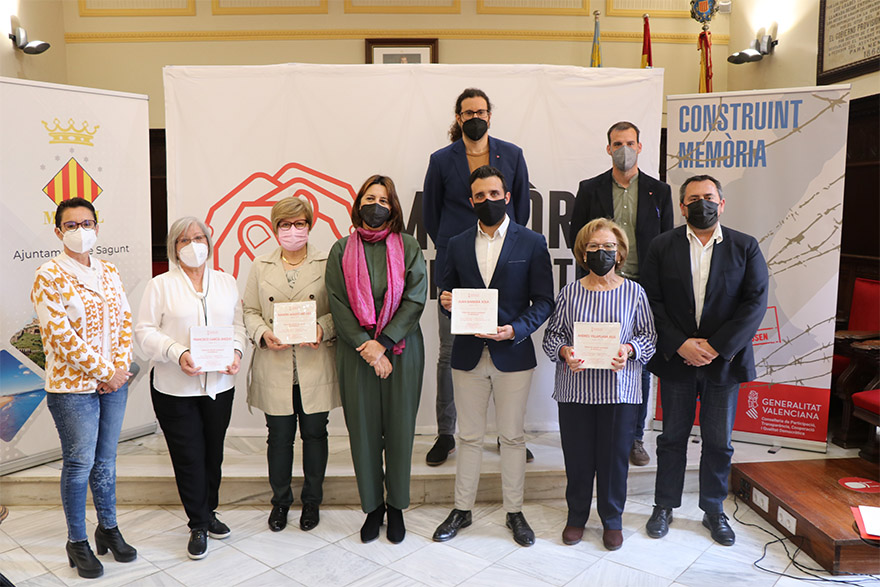 La Conselleria de Calidad Democrática homenajea a cuatro saguntinos víctimas del nazismo con los Taulells de la Memòria