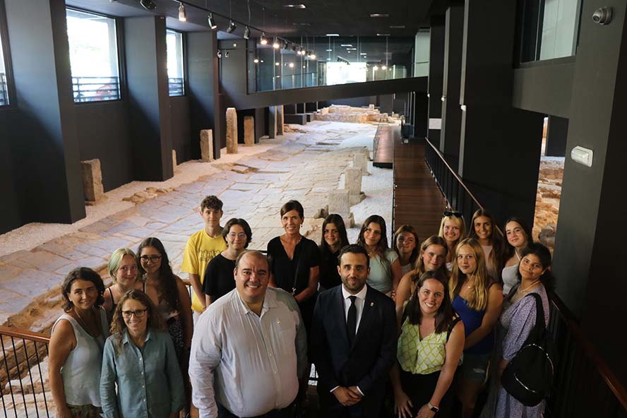 Alumnos y alumnas daneses del programa Erasmus + del IES María Moliner visitan Sagunto