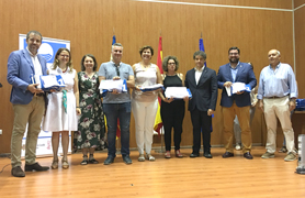 La concejala de Playas recoge los tres distintivos de Bandera Azul para las playas de Puerto de Sagunto, Corinto y Almardà