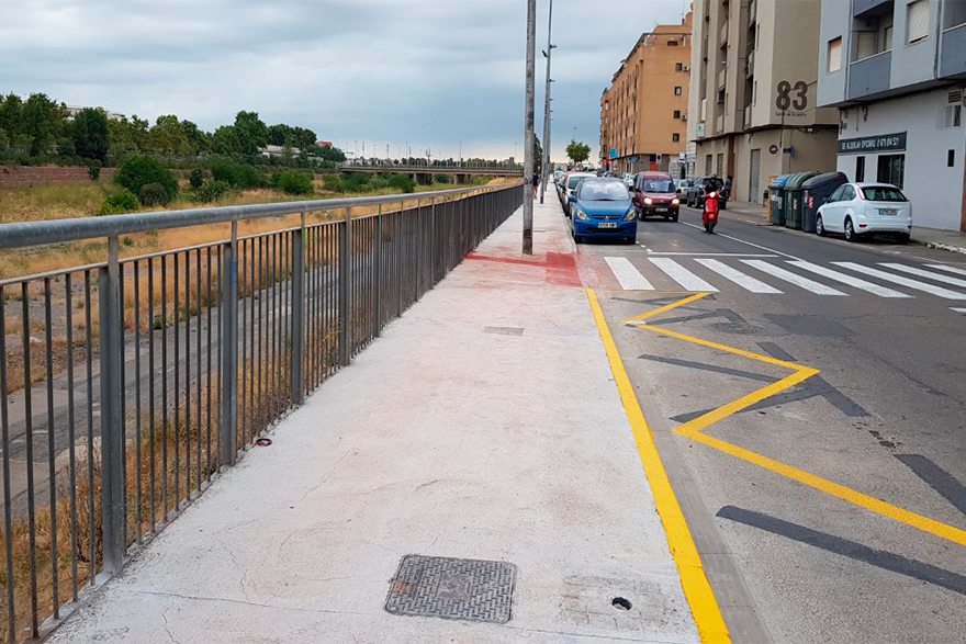 Finalizan los trabajos de mejora de accesibilidad y servicios de la acera norte de la avenida Sants de la Pedra