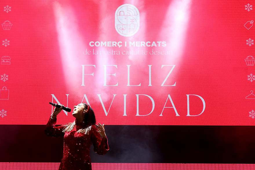 El alumbrado navideño ya ilumina Sagunto