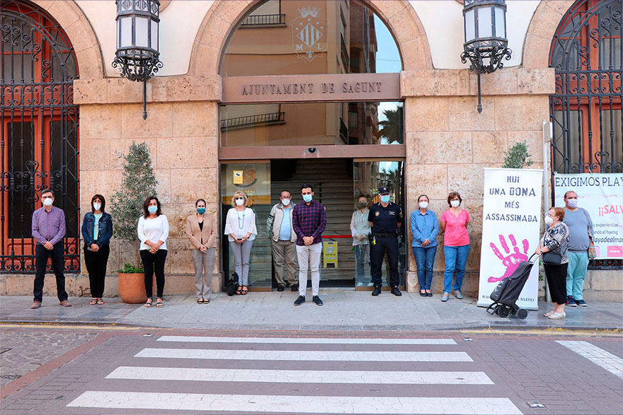 Sagunto guarda un minuto de silencio en señal de condena y repulsa por el presunto asesinato machista perpetrado en Álava