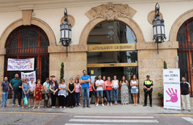 Sagunto guarda un minuto de silencio por el presunto asesinato machista ocurrido en Zaragoza