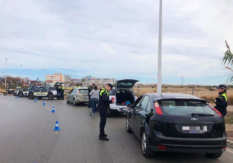 La Policia Local de Sagunt retira de la circulació un total de 402 vehicles durant l'últim any