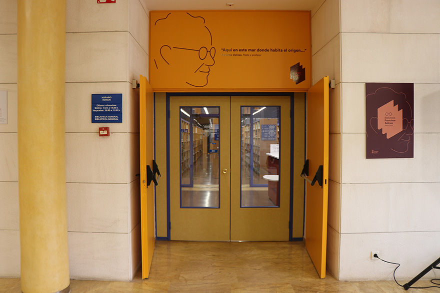 La biblioteca del Centre Cívic rep el nom de Francisco Salinas