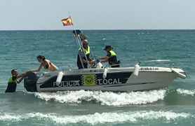 El servicio de socorrismo realiza con éxito un simulacro de salvamento en la playa de Puerto de Sagunto