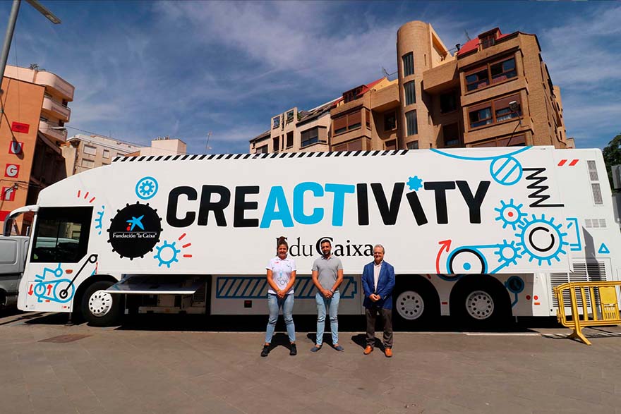 EduCaixa trae a Sagunto el espacio interactivo Creactivity, que fomenta el diseño y la creatividad entre escolares