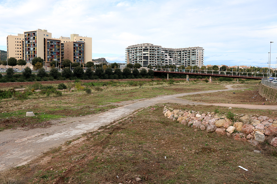 Concluyen los trabajos de limpieza y desbroce del cauce del río Palancia entre los dos primeros puentes a su paso por Sagunto