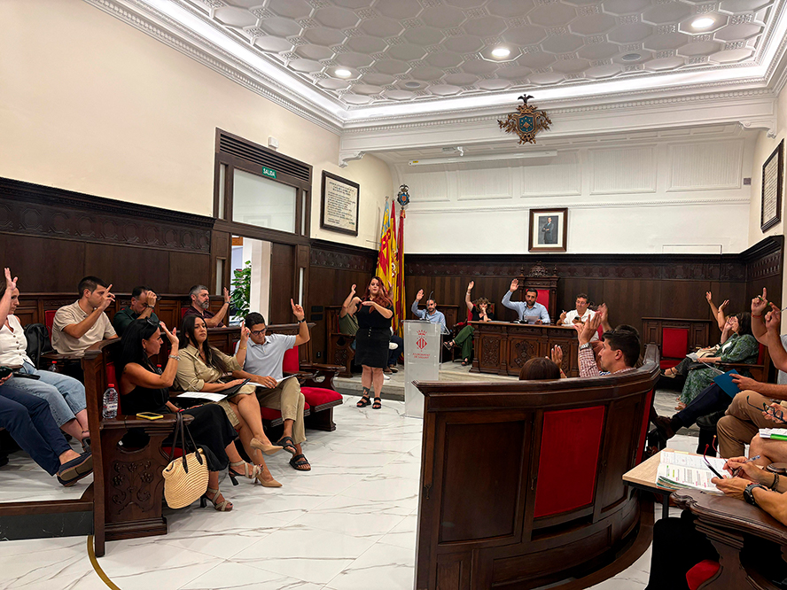 Sagunt concedix la medalla de plata de la ciutat a Marcelo Cuadros, Antonio Cosín, Victoria Civera i Ana Camarasa