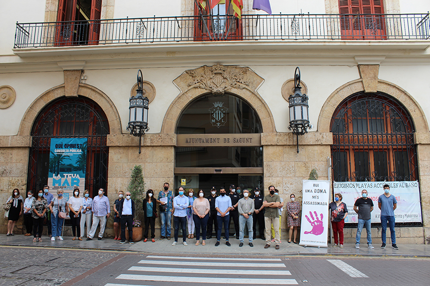 Sagunto guarda un minuto de silencio en señal de condena y repulsa por el presunto asesinato machista perpetrado en Pozuelo de Alarcón
