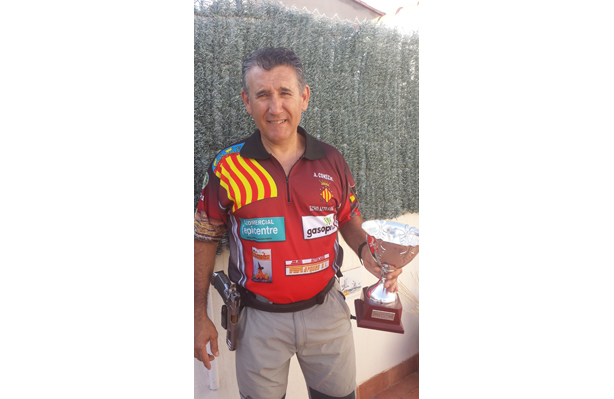 El policía local de Sagunto Antonio Comeche queda subcampeón en el IV Torneo de IPSC de Recorridos de Tiro