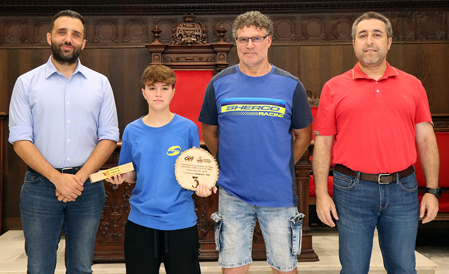 Luz Antonino rep un homenatge municipal pel bronze en el Campionat d'Espanya de Trial