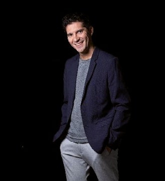 Cicle 'Diàleg de Llibres': presentació de: 'La minúscula de la història. Viatges Literaris per la nostra memòria'