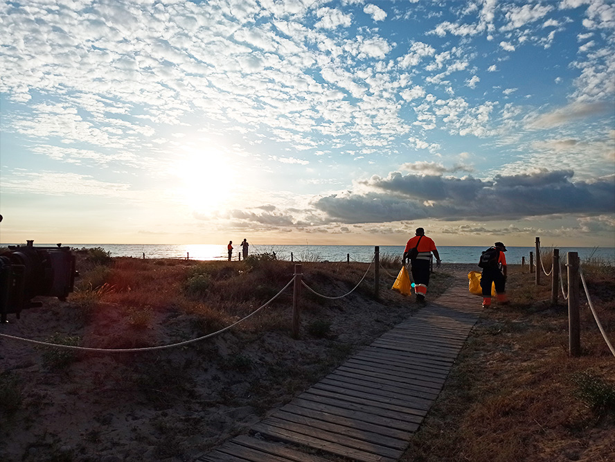 La SAG reforzará el servicio de limpieza de playas después de la Noche de San Juan