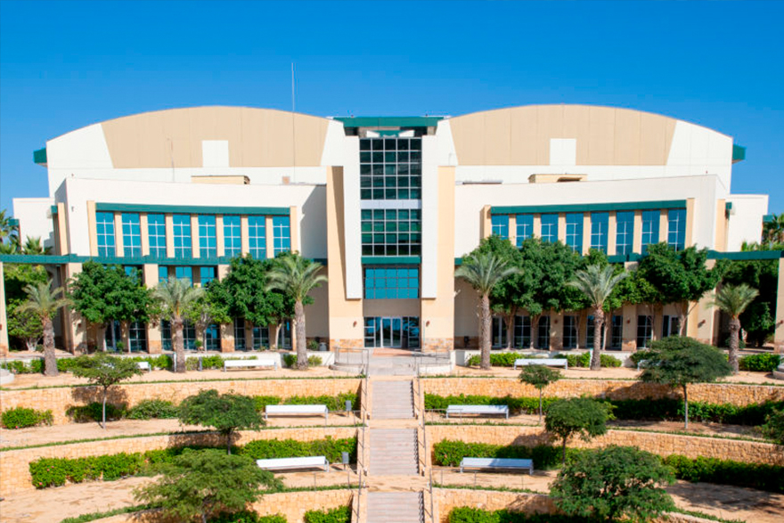 El Pleno Municipal acuerda exigir a la Conselleria de Universidades la resolución de la convocatoria de Becas de Estudios Universitarios del pasado curso