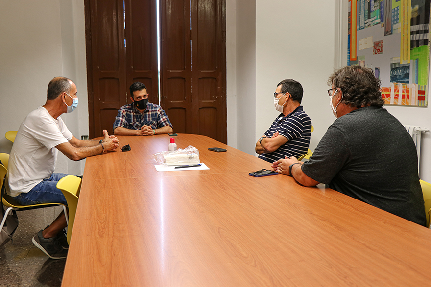 El alcalde de Sagunto muestra su apoyo a los extrabajadores de Bosal España 