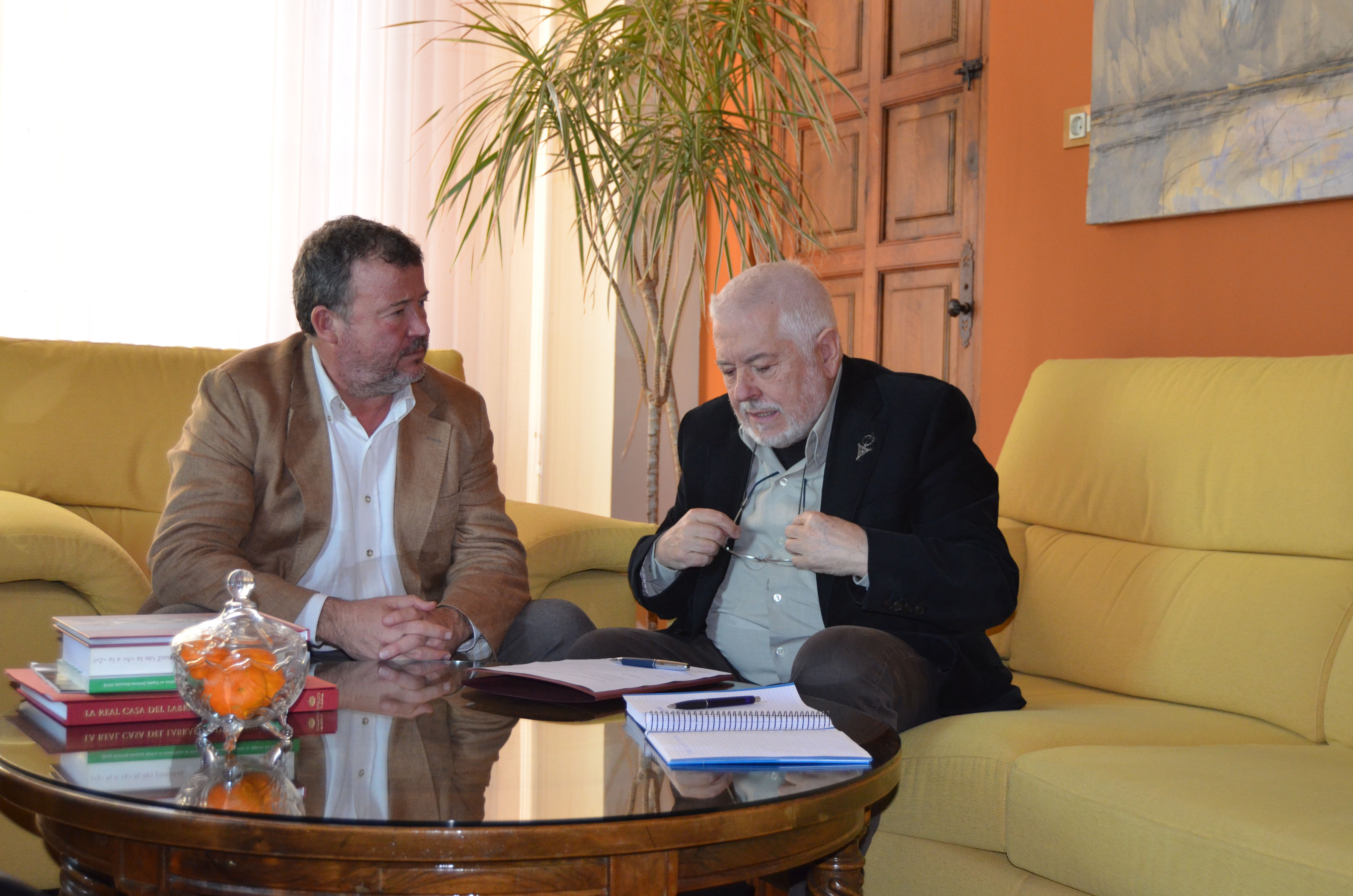 El alcalde recibe el apoyo del secretario del Consejo Valenciano de Cultura para trabajar en la candidatura de Sagunto como Patrimonio de la Humanidad 