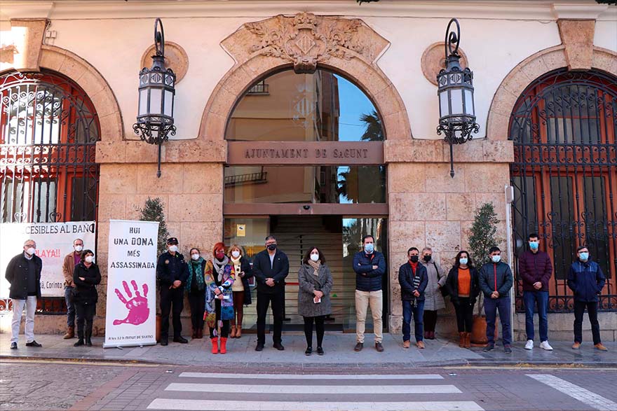 Sagunto guarda un minuto de silencio en señal de condena y repulsa por el presunto asesinato machista perpetrado en Tudela
