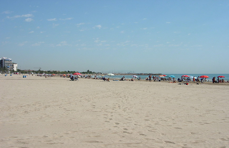 La policía de playas realiza 1.067 servicios en Puerto de Sagunto y Almardà en el mes de junio
