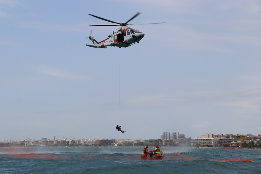 La playa de Almardà acoge un simulacro de accidente náutico en coordinación con socorristas municipales, la Policía Local de Playas y Salvamento Marítimo