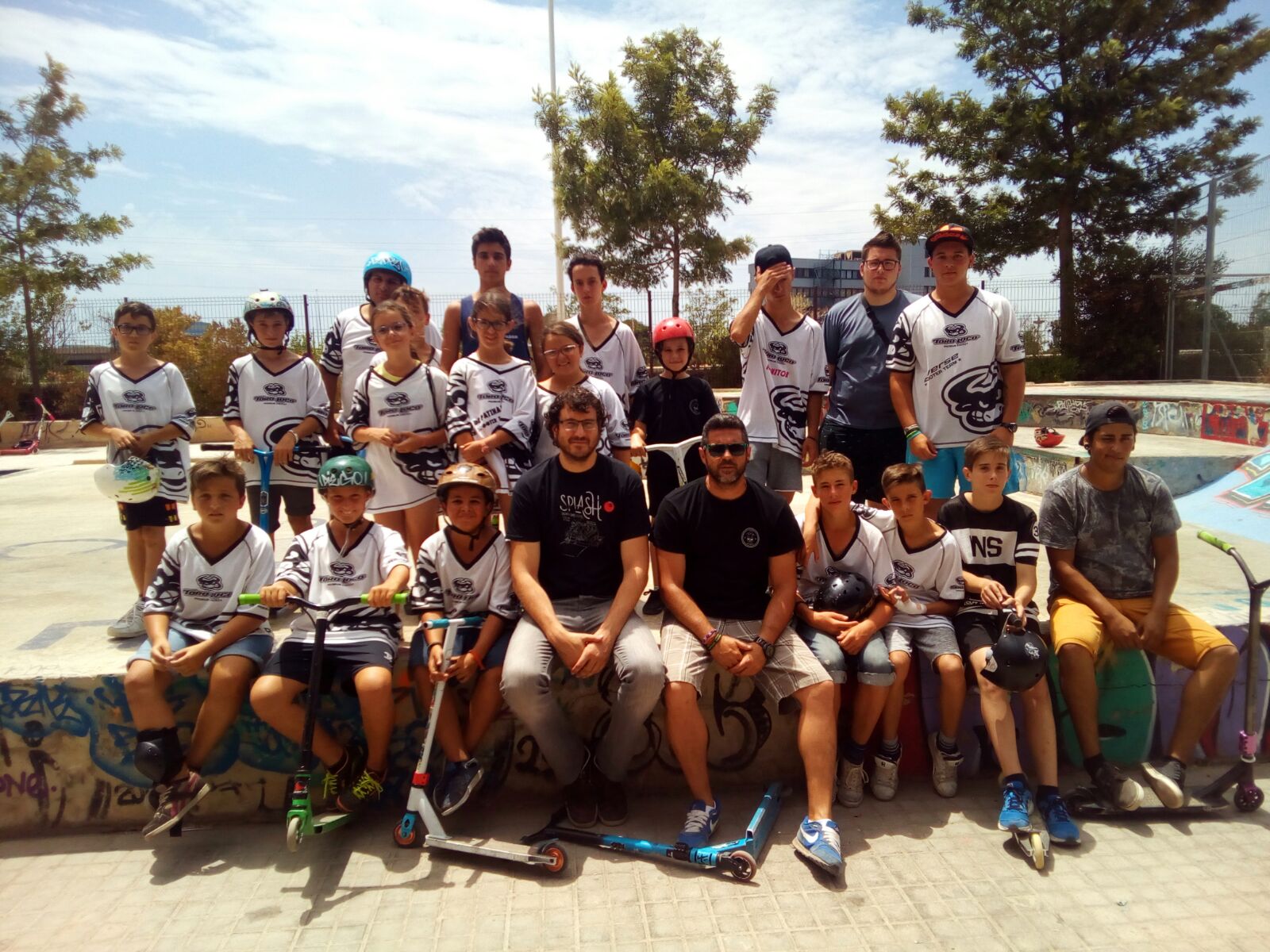 El regidor d'Esports visita el campus d'iniciació al scooter 