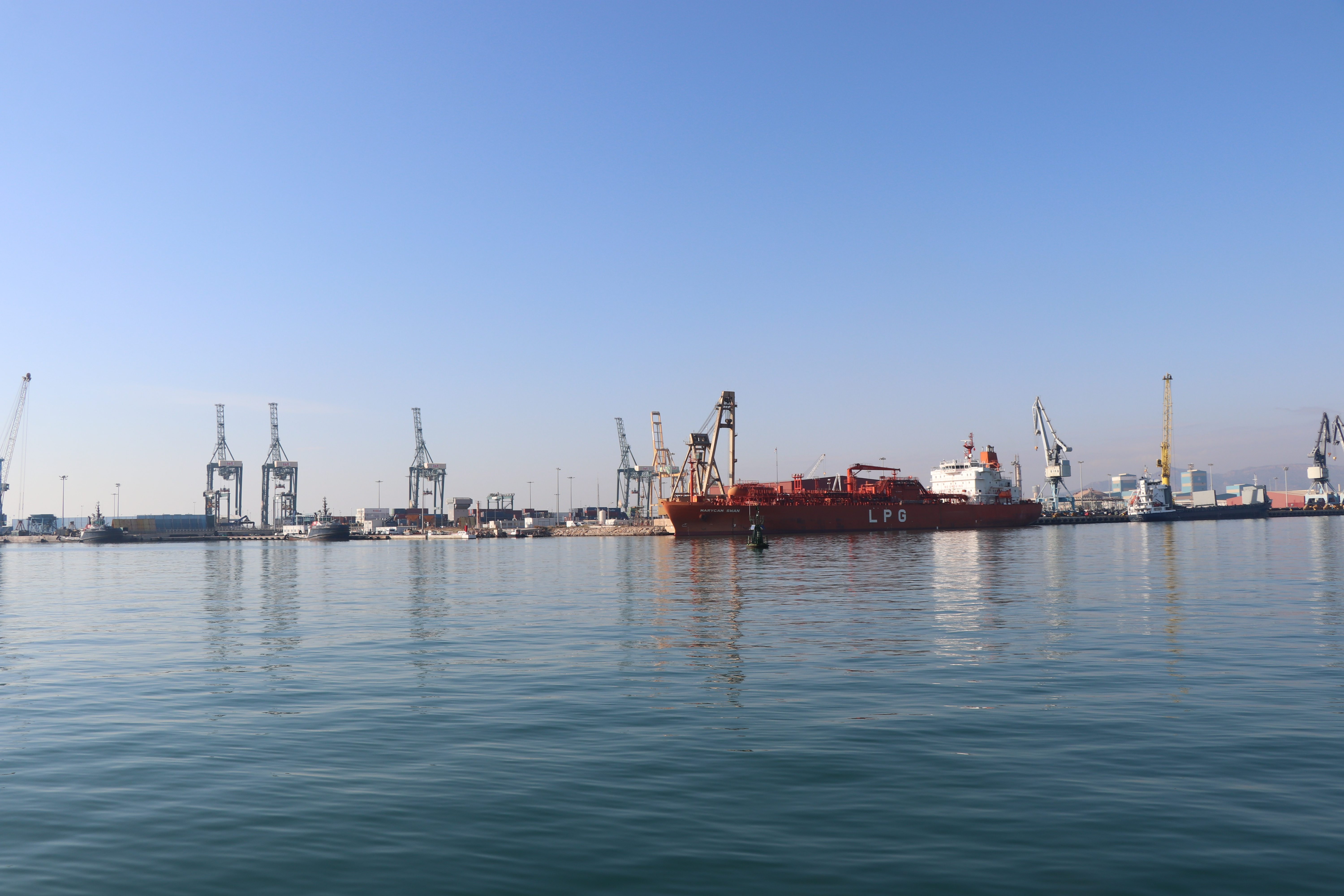 El Pleno Municipal se opone a la llegada de barcos con armamento bélico al puerto marítimo de Sagunto