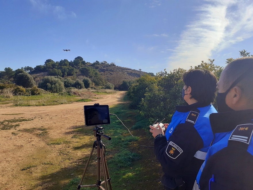 El dron del Consell Agrari refuerza las labores de vigilancia rural en campaña de recogida