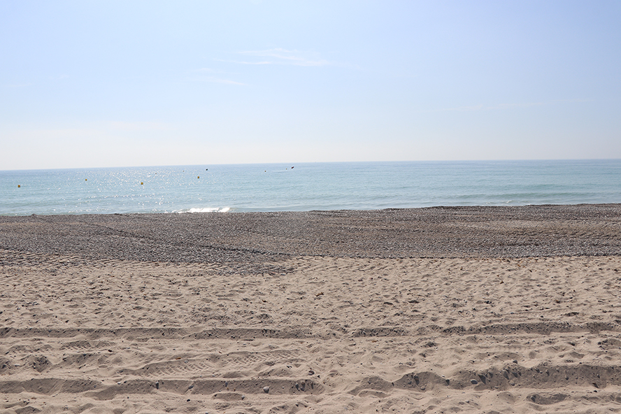 Prohibido el baño temporalmente en la playa de Almardá por los resultados de las muestras de agua tomadas ayer