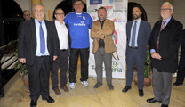 El alcalde inaugura la VI Exposición de Fotografía Deportiva del Fertiberia BM Puerto Sagunto 