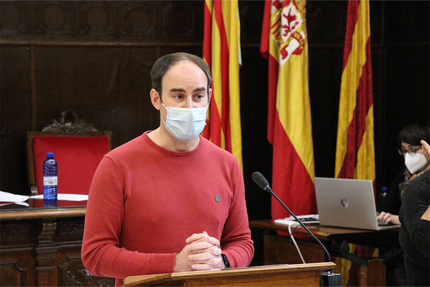 El Pleno Municipal acuerda instar a la Generalitat para que dote de educadores y educadoras los centros educativos del municipio