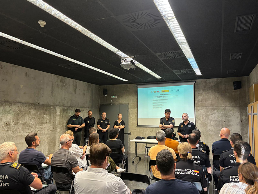 La Concejalía de Igualdad y la Policía Local forman a las Fuerzas y Cuerpos de Seguridad en materia de violencia de género