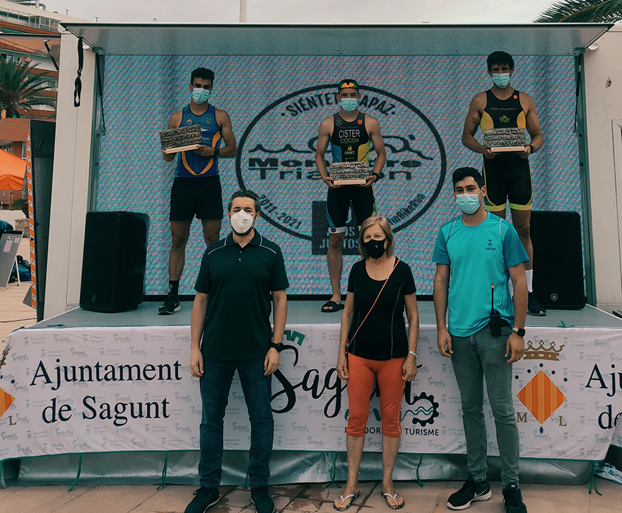 El V Triatlón de Sagunto reúne a más de 340 participantes en el décimo aniversario del Club Morvedre Triatlón