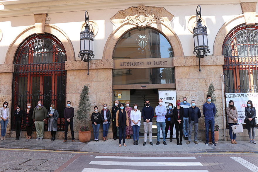 Sagunto guarda un minuto de silencio en señal de condena y repulsa por el presunto asesinato machista ocurrido en Manresa
