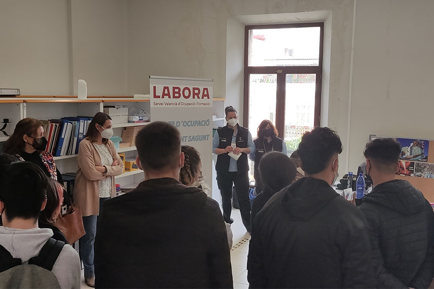 Promoción Económica abre sus puertas a estudiantes del IES María Moliner