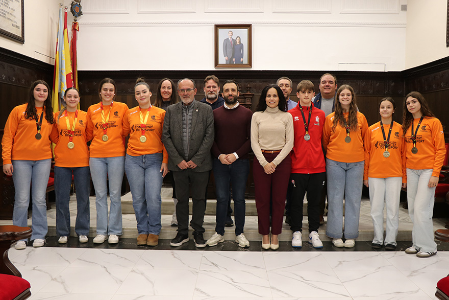El Ayuntamiento de Sagunto recibe a las medallistas del Campeonato de España de Selecciones Autonómicas de Balonmano