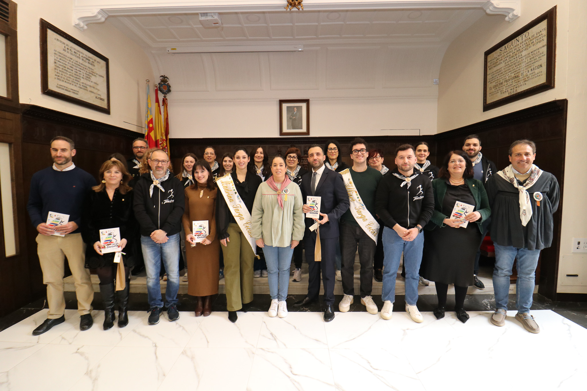 Una delegación de la ciudad hermanada de Cecina visita Sagunto con motivo de las Fallas