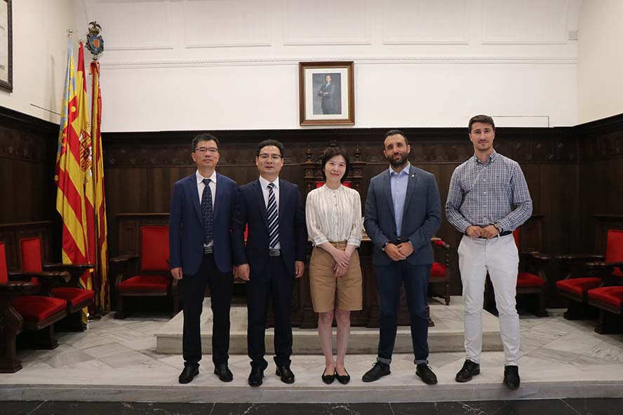 El Ayuntamiento de Sagunto recibe a una delegación de Changxing