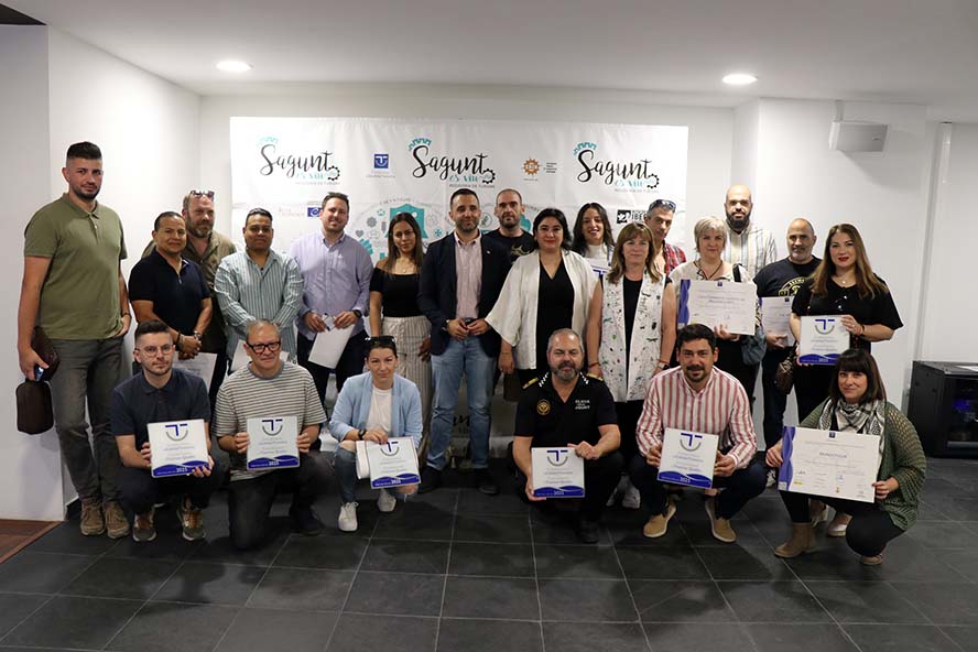 El alcalde de Sagunto y la concejala de Turismo entregan los distintivos SICTED