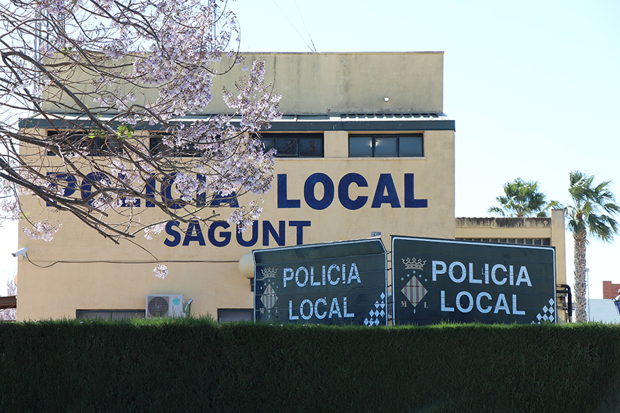 La Policía Local de Sagunto salva la vida con un torniquete a un joven herido