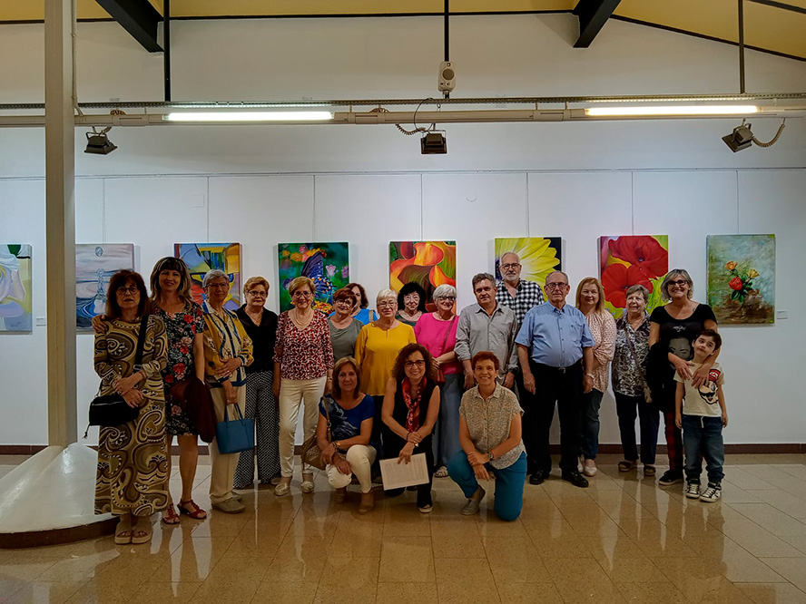 El alumnado de pintura del Campus Obert a la Ciutadania inauguró su exposición anual Naturaleza y vida en macro