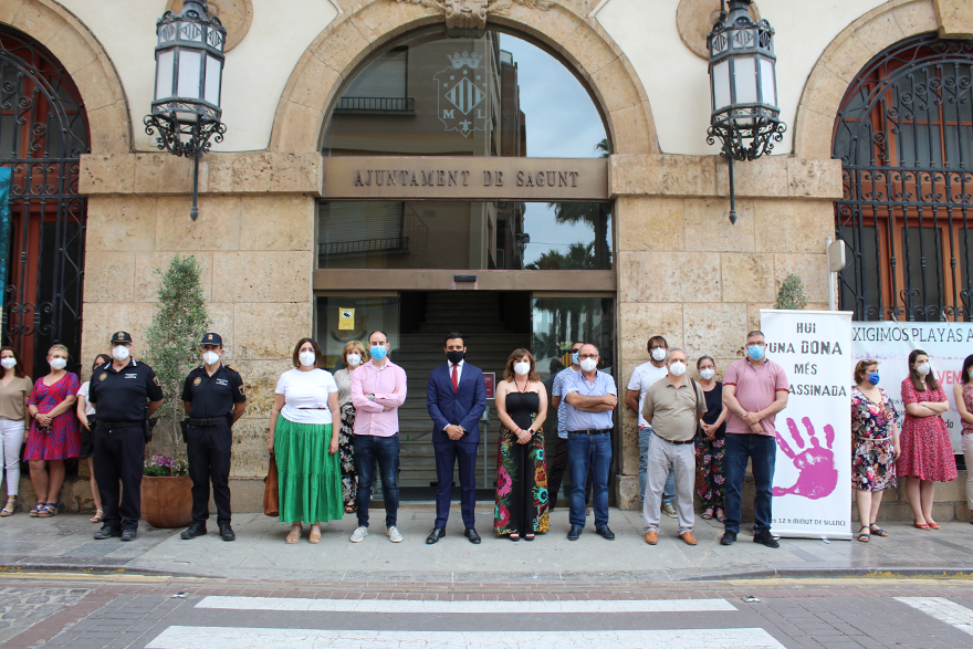 Sagunto guarda un minuto de silencio en señal de condena y repulsa por el presunto asesinato machista perpetrado en Marmolejo, Jaén