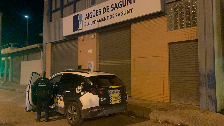 La Policía Local y Aigües de Sagunt actúan para detectar conexiones ilegales de agua en la ciudad