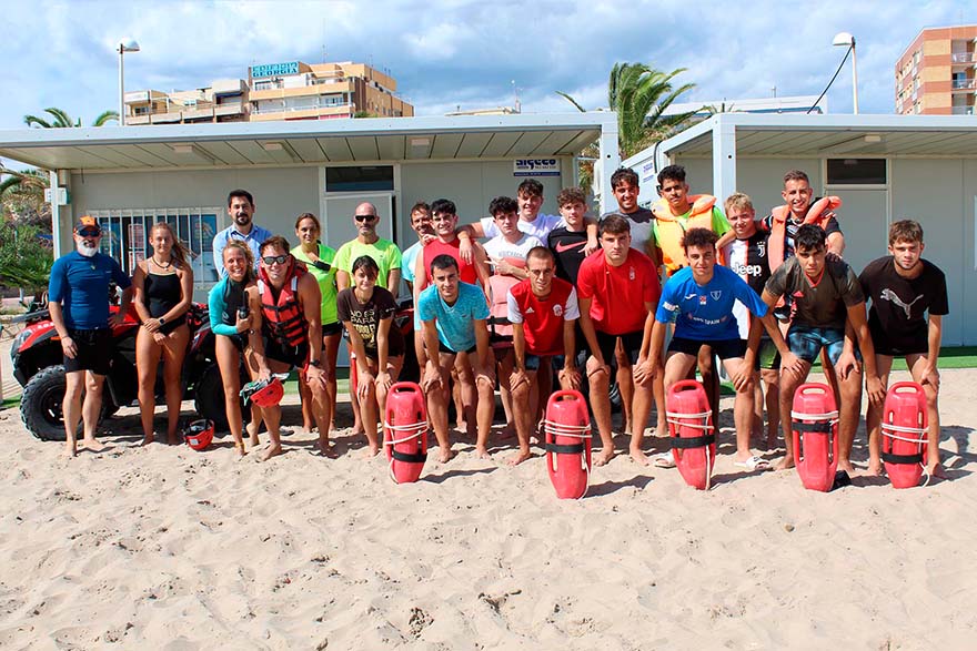 Alumnado del IES Jorge Juan amplía su formación gracias al servicio de Salvamento y Socorrismo de Sagunto