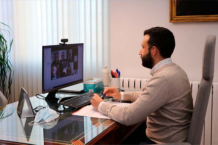 El Consejo Asesor de Medio Ambiente trata sobre la transición energética en la industria