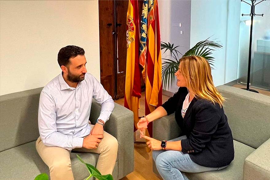 El alcalde de Sagunto mantiene una reunión con la delegada del Gobierno para dialogar sobre la ciudad