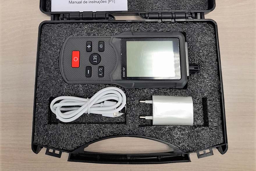 Los centros educativos públicos intensifican el servicio de limpieza para disminuir el riesgo de contagio de la COVID-19